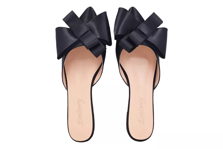 Helen Mirren’s Shoes Featured the Darling but Divisive Detail That All the Cool Girls Are Wearing