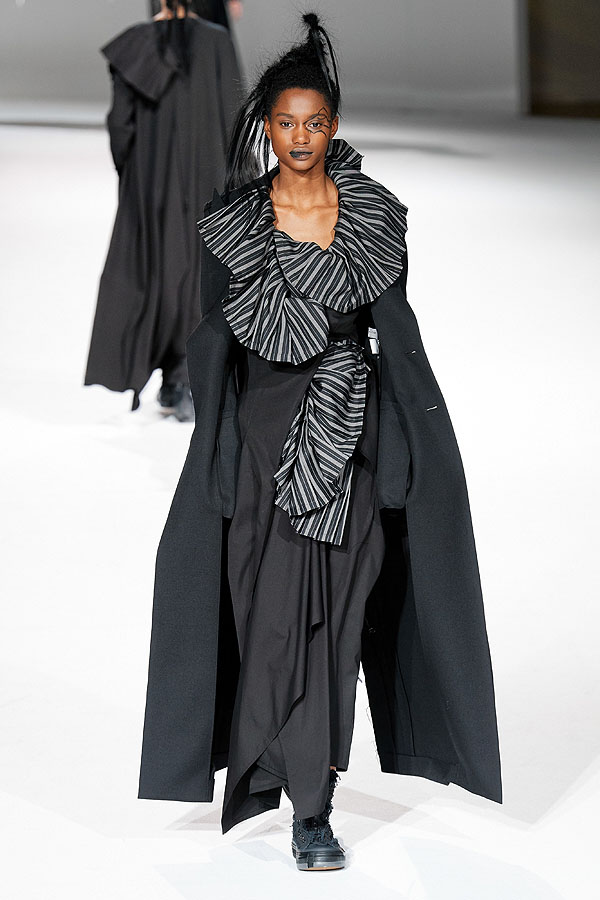Artist is Present at Yohji Yamamoto Artist is Present at Yohji Yamamoto