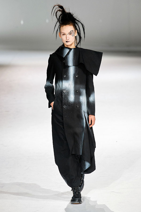 Artist is Present at Yohji Yamamoto Artist is Present at Yohji Yamamoto