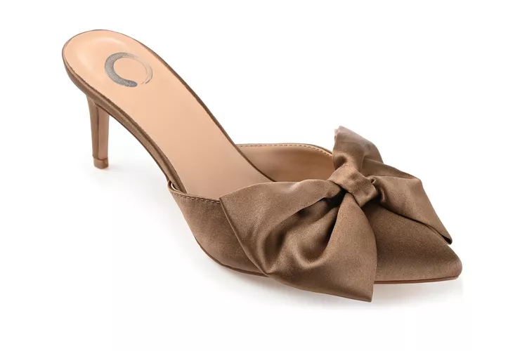 Helen Mirren’s Shoes Featured the Darling but Divisive Detail That All the Cool Girls Are Wearing