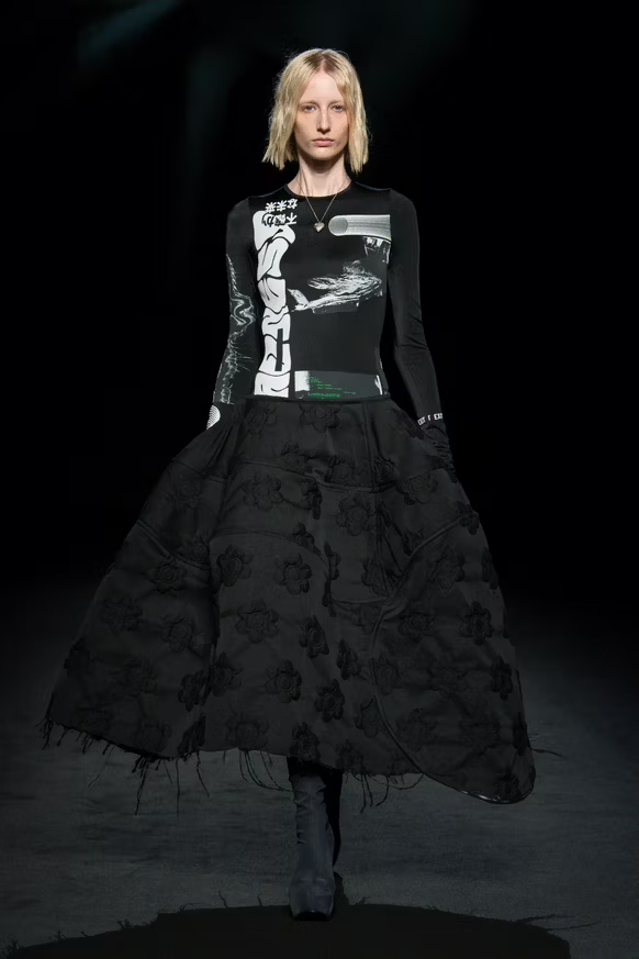 Tracing a trend: crinolines and mini-crinis