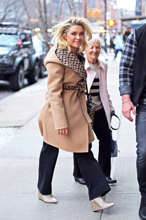 Florence Pugh Just Made These Very Y2K Wedges Look Super Chic