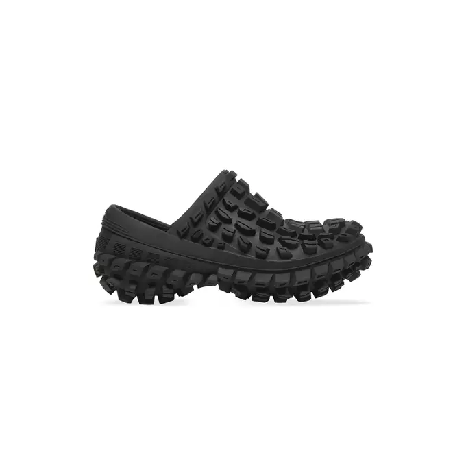 BALENCIAGA'S TIRE TREAD SNEAKER IS THE NEW TRIPLE S (FOR NOW)