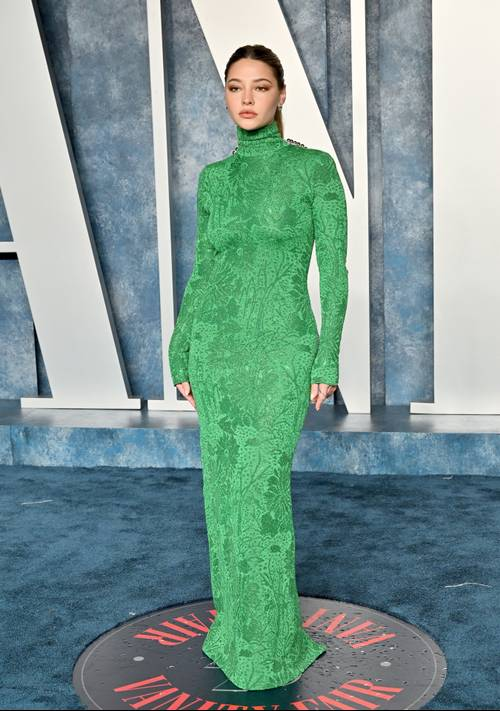Madelyn Cline's Backless Red Carpet Dress Deserves to Be Seen From Every Angle