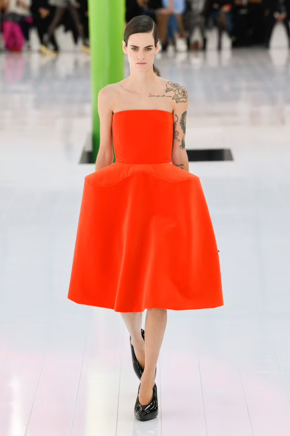 Tracing a trend: crinolines and mini-crinis