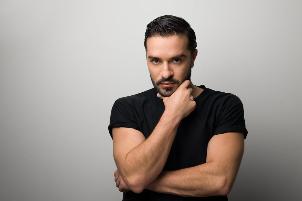 Anthony Hamdan Djendeli defends the cause of women via new collection