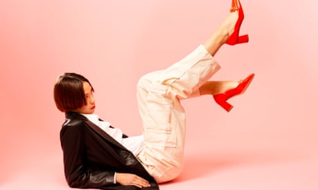 Woman wearing a pair of mid-height heels