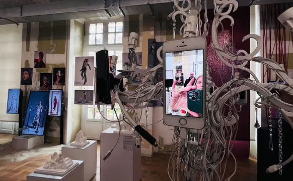 What do future art directors trained at the French Fashion Institute (IFM) dream of?