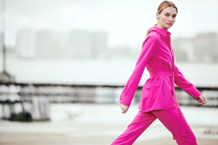 Travel in style: 4 essential tips for women's travel-quality clothing