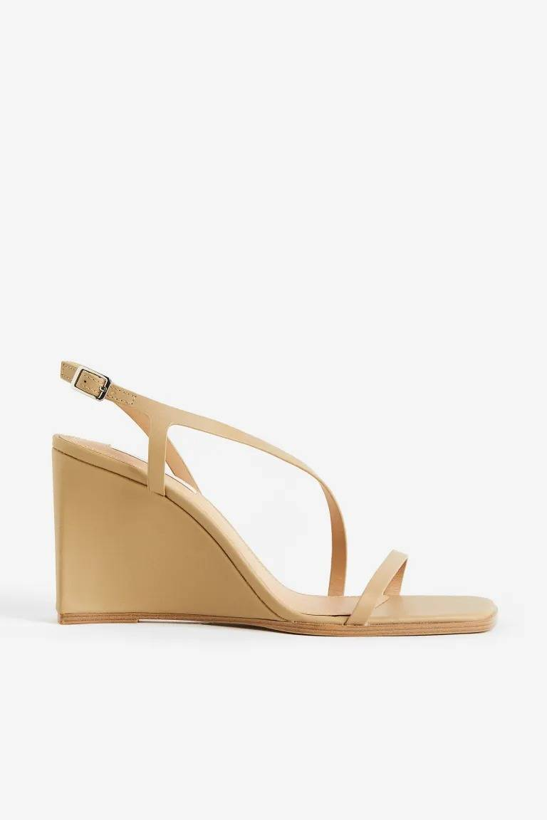 Florence Pugh Just Made These Very Y2K Wedges Look Super Chic