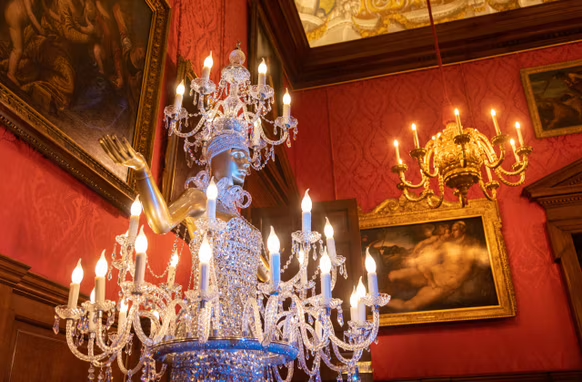 Kensington Palace: Crown to Couture