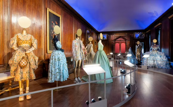 Kensington Palace: Crown to Couture