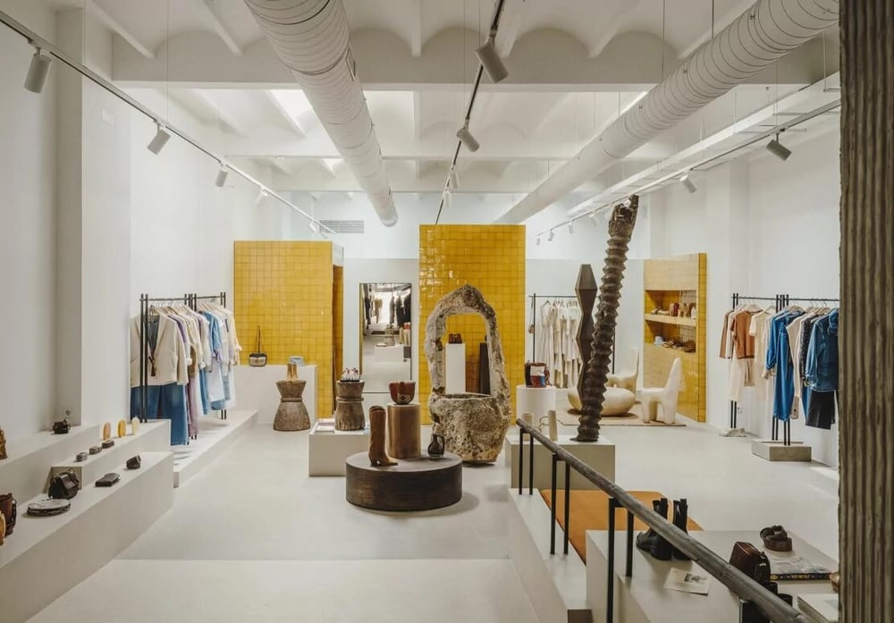 Sessùn opens a series of stores in Lyon, Mallorca, London and Frankfurt Sessùn opens a series of stores in Lyon, Mallorca, London and Frankfurt