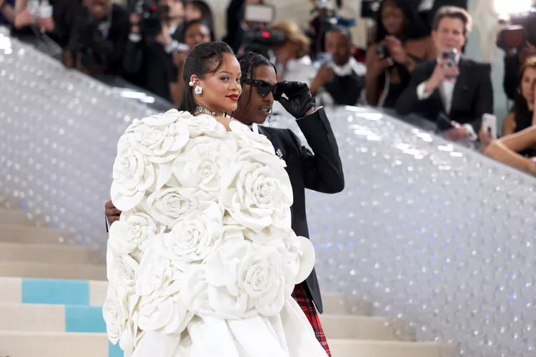 Rihanna Arrived at the 2023 Met Gala Wearing the Biggest White Flowers, Ever