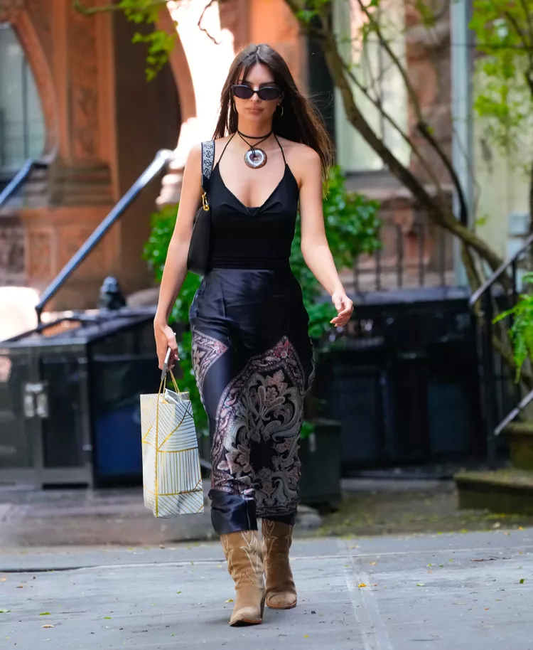 Emily Ratajkowski Just Gave the Controversial Statement Necklace a Makeover
