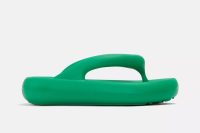THESE ARE THE FATTEST FLIP FLOPS IN FASHION