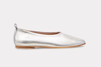 Essēn The Label collaborates with sustainable platform Renoon